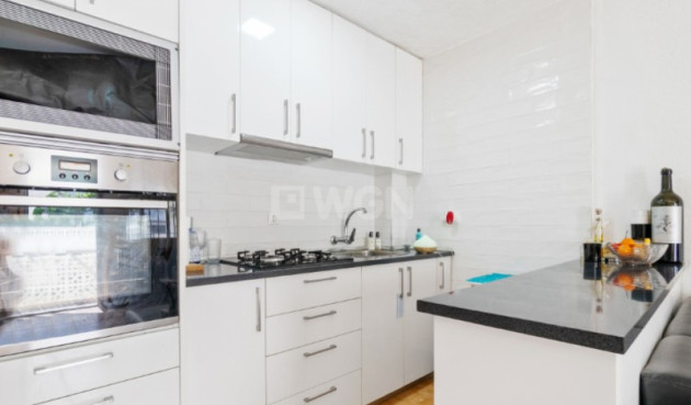 Odsprzedaż - Kamienica - Torrevieja - Costa Blanca