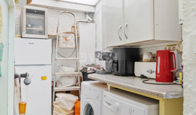 Odsprzedaż - Kamienica - Torrevieja - Costa Blanca