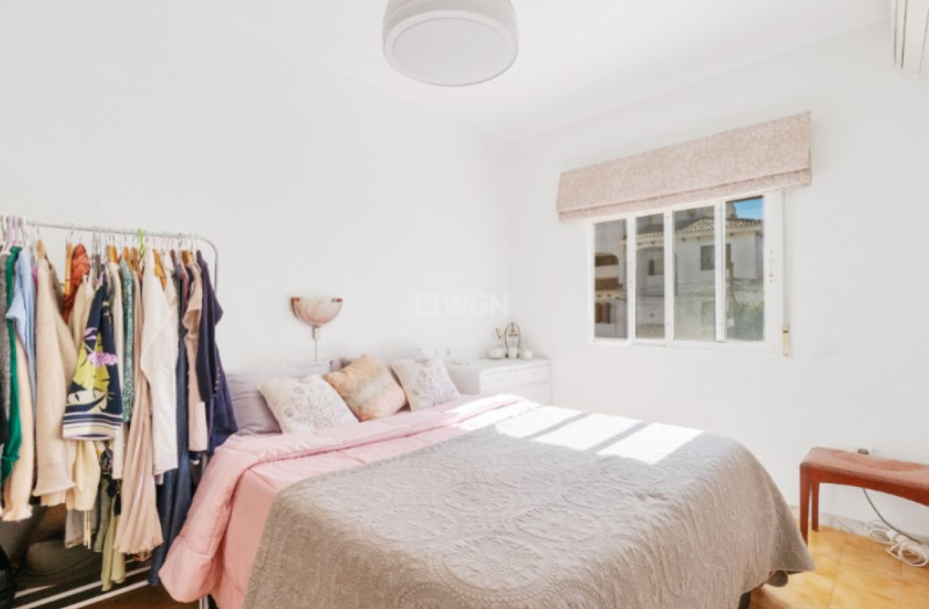 Odsprzedaż - Kamienica - Torrevieja - Costa Blanca