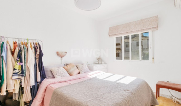 Odsprzedaż - Kamienica - Torrevieja - Costa Blanca