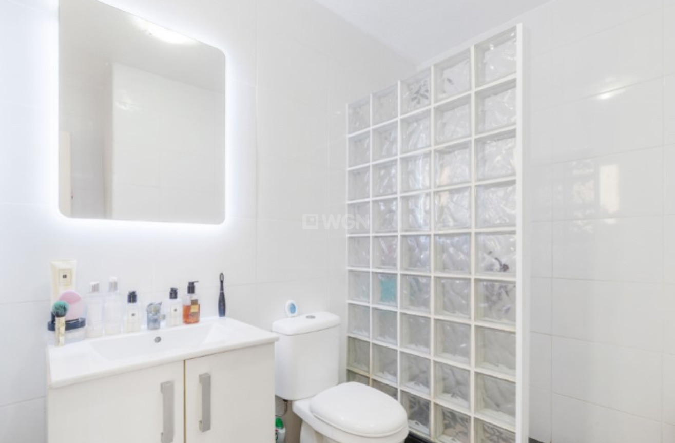 Odsprzedaż - Kamienica - Torrevieja - Costa Blanca