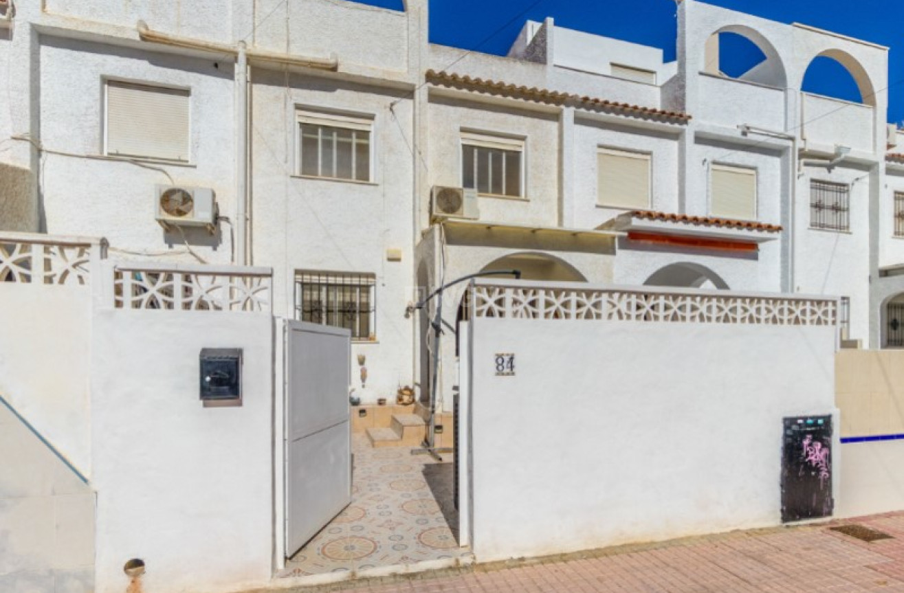 Odsprzedaż - Kamienica - Torrevieja - Costa Blanca