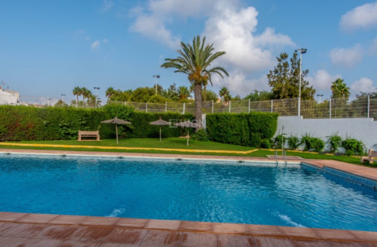 Odsprzedaż - Kamienica - Torrevieja - Costa Blanca