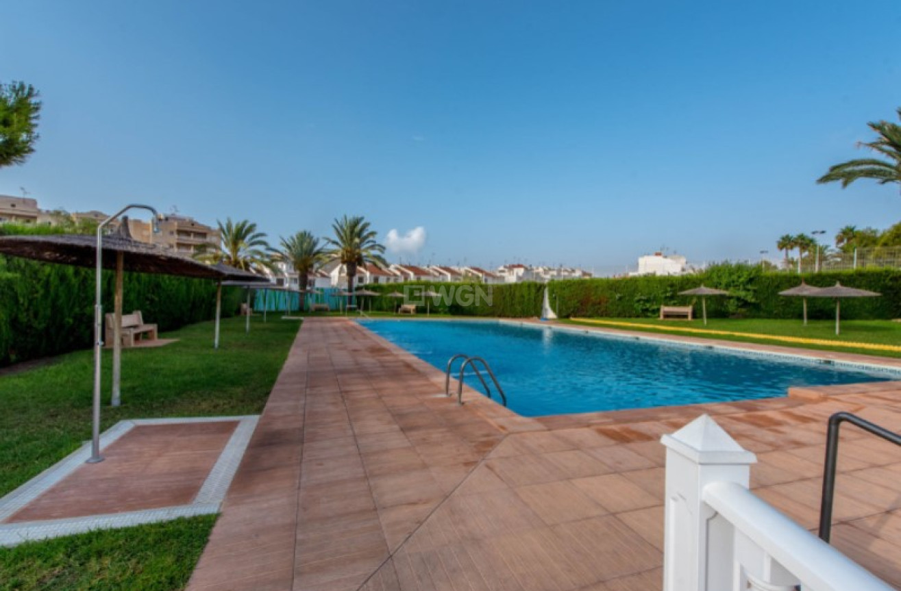 Odsprzedaż - Kamienica - Torrevieja - Costa Blanca