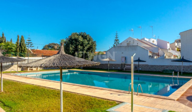 Odsprzedaż - Kamienica - Torrevieja - Costa Blanca