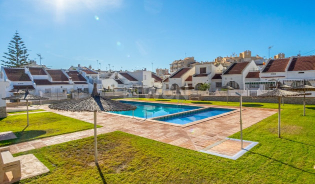 Odsprzedaż - Kamienica - Torrevieja - Costa Blanca