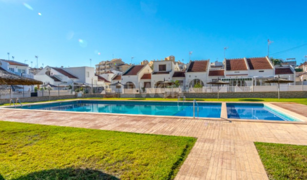 Odsprzedaż - Kamienica - Torrevieja - Costa Blanca