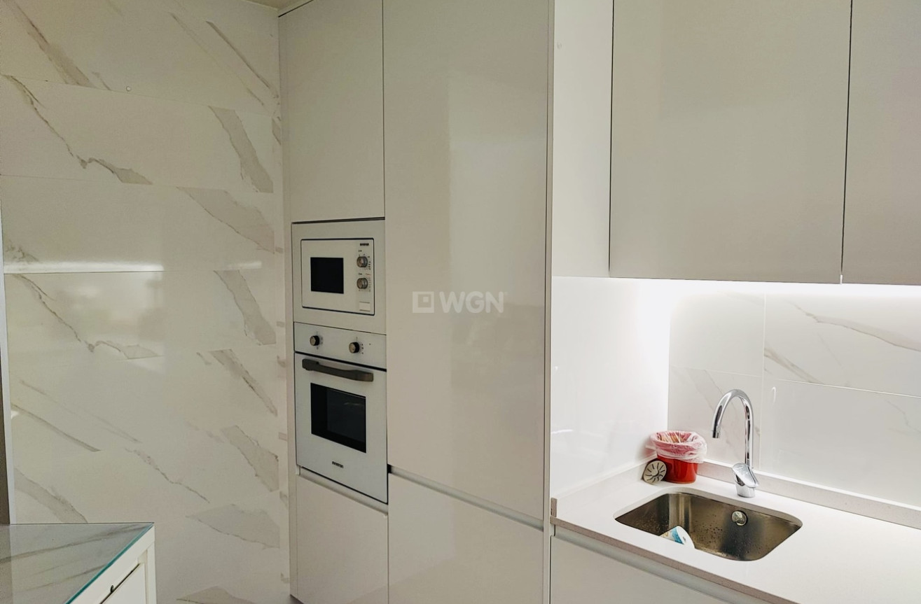 Odsprzedaż - Mieszkanie w bloku - Torrevieja - Costa Blanca