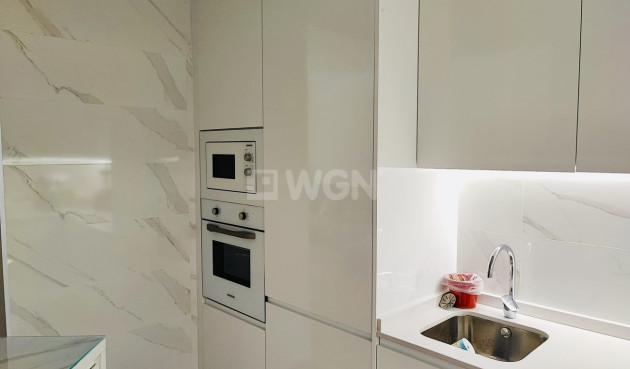 Odsprzedaż - Mieszkanie w bloku - Torrevieja - Costa Blanca