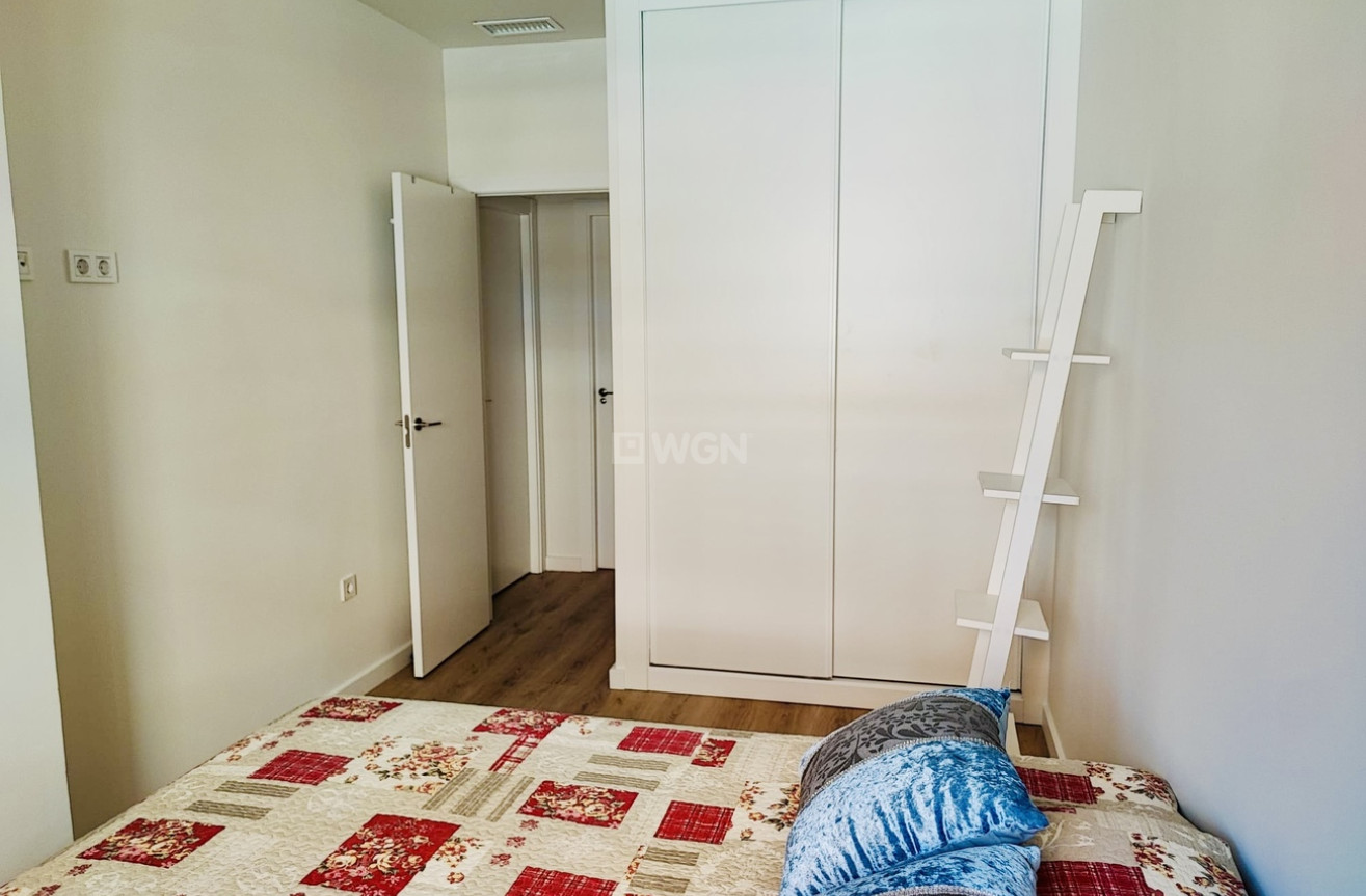 Odsprzedaż - Mieszkanie w bloku - Torrevieja - Costa Blanca