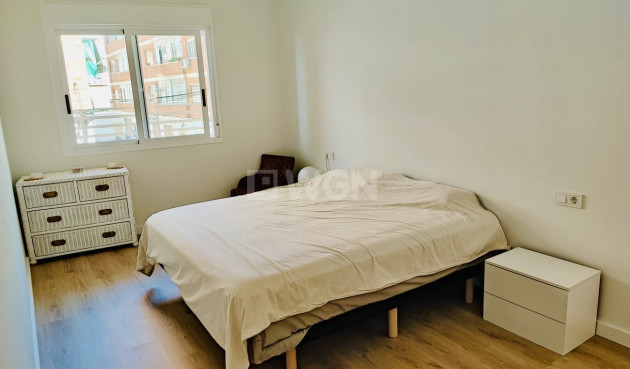 Odsprzedaż - Mieszkanie w bloku - Torrevieja - Costa Blanca