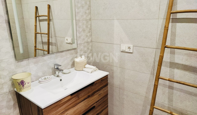 Odsprzedaż - Mieszkanie w bloku - Torrevieja - Costa Blanca