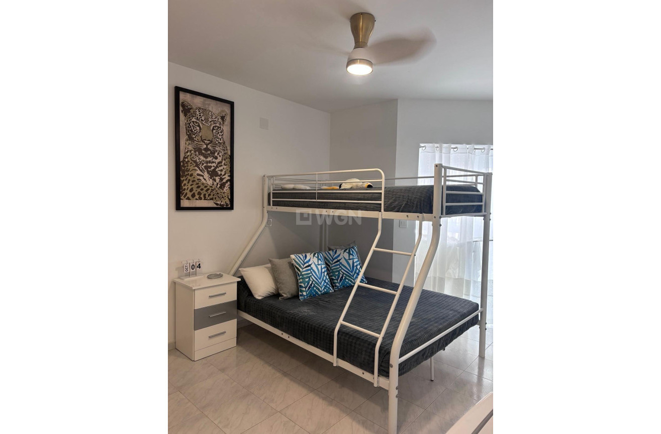 Odsprzedaż - Mieszkanie w bloku - Torrevieja - Centro