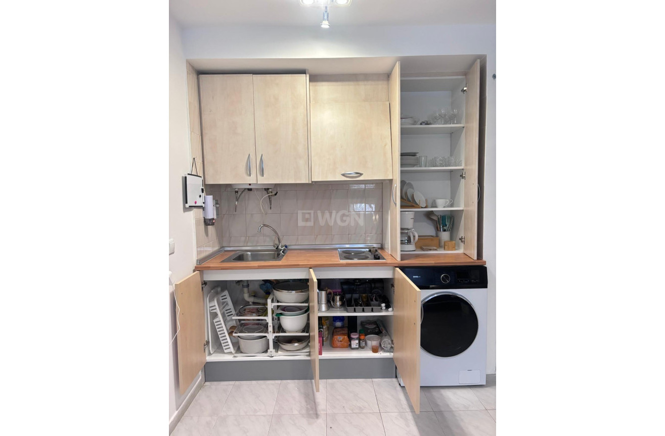 Odsprzedaż - Mieszkanie w bloku - Torrevieja - Centro