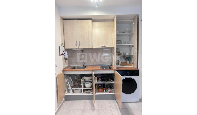 Odsprzedaż - Mieszkanie w bloku - Torrevieja - Centro