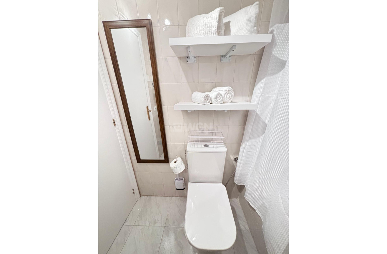 Odsprzedaż - Mieszkanie w bloku - Torrevieja - Centro