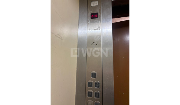 Odsprzedaż - Mieszkanie w bloku - Torrevieja - Centro