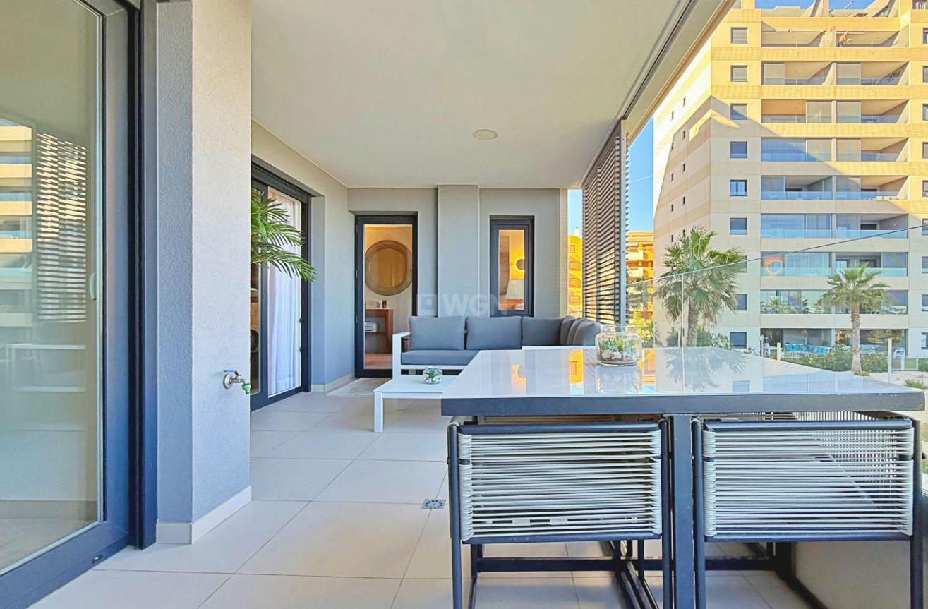 Odsprzedaż - Mieszkanie w bloku - Torrevieja - Costa Blanca