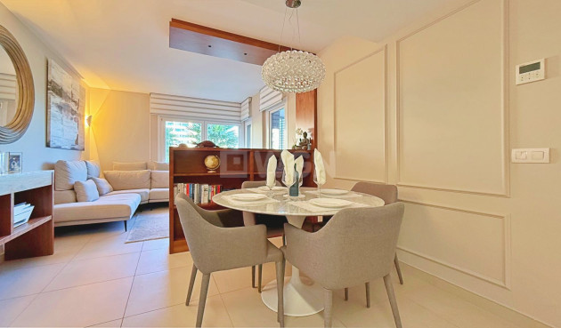 Odsprzedaż - Mieszkanie w bloku - Torrevieja - Costa Blanca