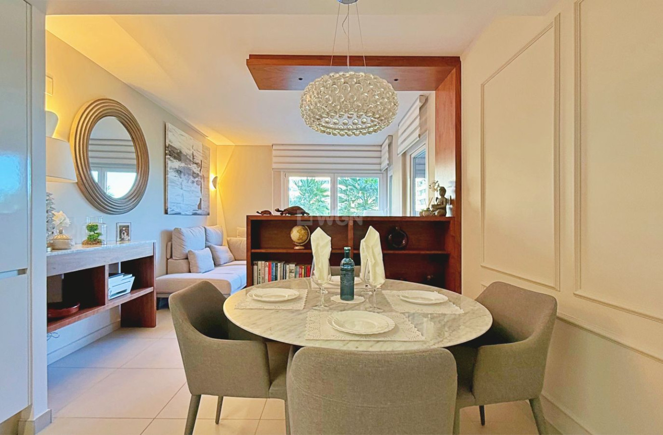 Odsprzedaż - Mieszkanie w bloku - Torrevieja - Costa Blanca