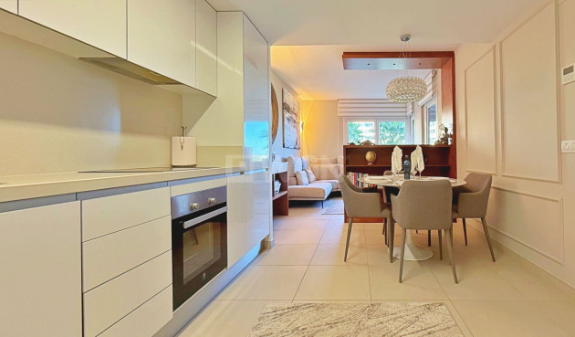 Odsprzedaż - Mieszkanie w bloku - Torrevieja - Costa Blanca