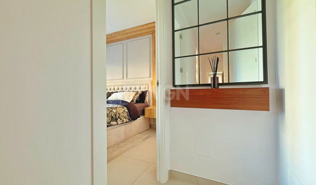 Odsprzedaż - Mieszkanie w bloku - Torrevieja - Costa Blanca