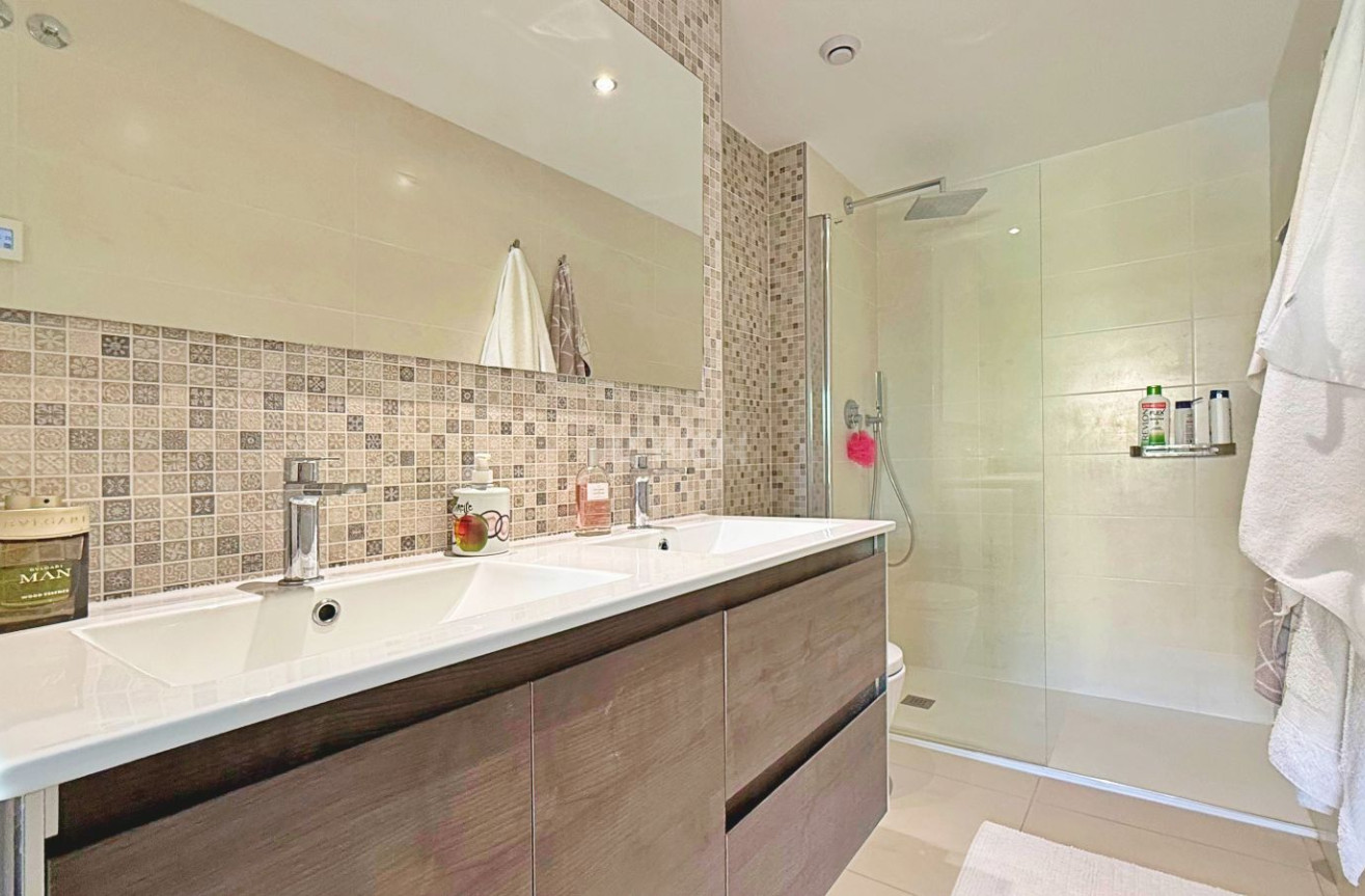 Odsprzedaż - Mieszkanie w bloku - Torrevieja - Costa Blanca