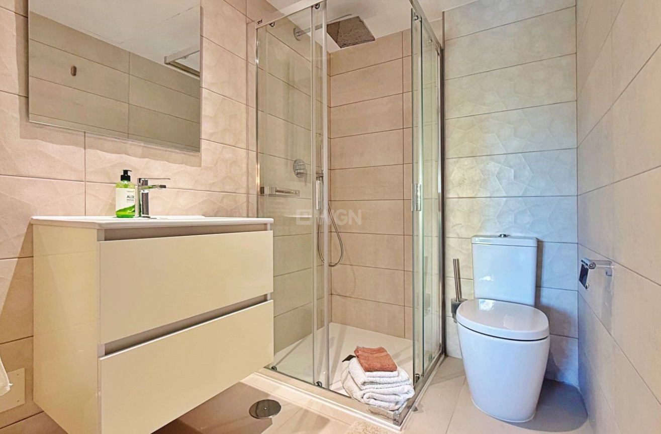 Odsprzedaż - Mieszkanie w bloku - Torrevieja - Costa Blanca