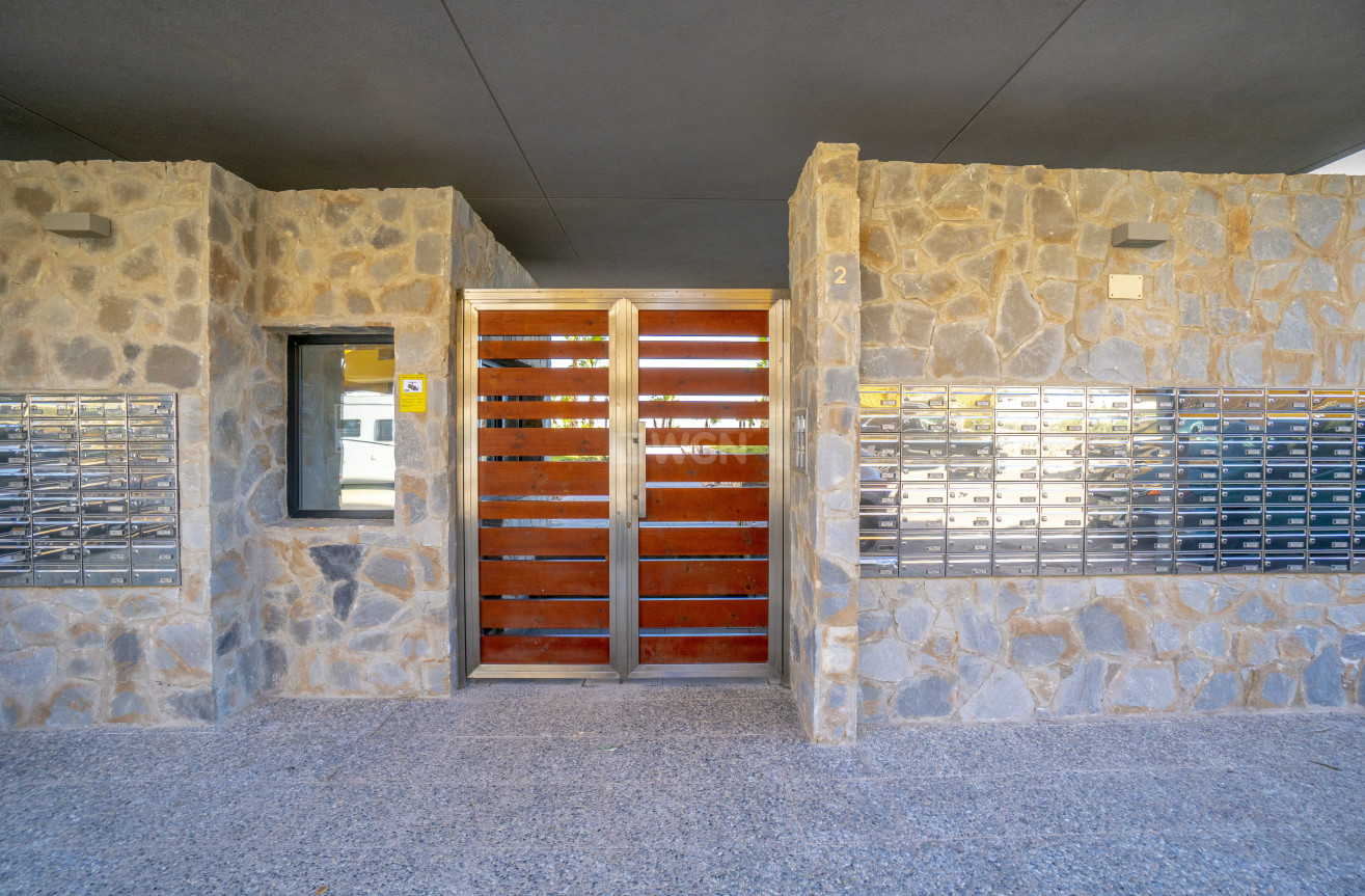 Odsprzedaż - Mieszkanie w bloku - Torrevieja - Costa Blanca