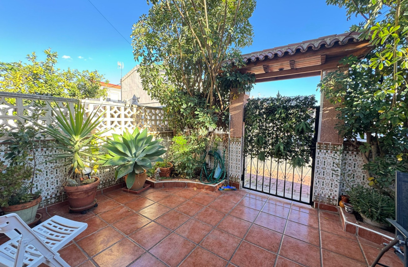 Odsprzedaż - Kamienica - Torrevieja - Costa Blanca