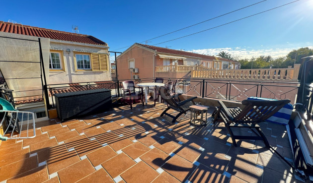 Odsprzedaż - Kamienica - Torrevieja - Costa Blanca