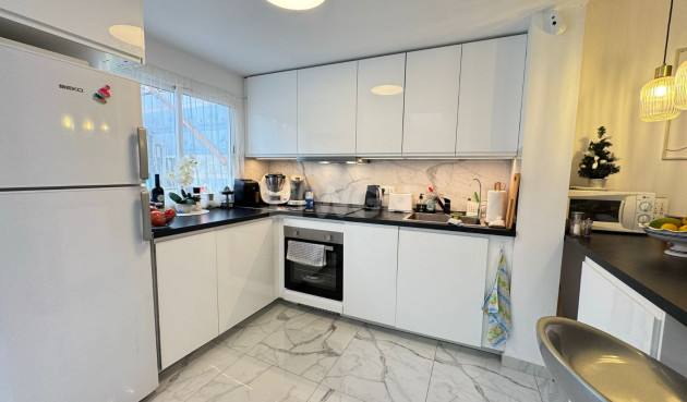 Odsprzedaż - Kamienica - Torrevieja - Costa Blanca