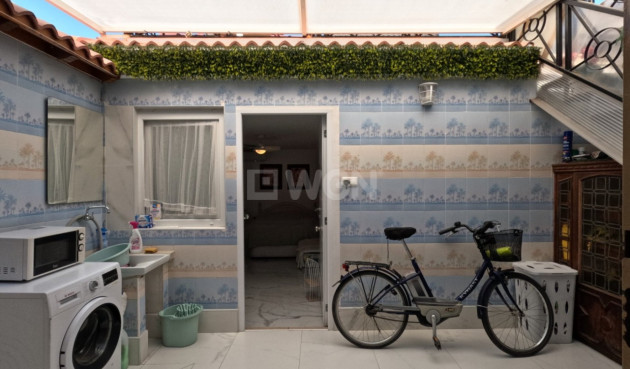 Odsprzedaż - Kamienica - Torrevieja - Costa Blanca