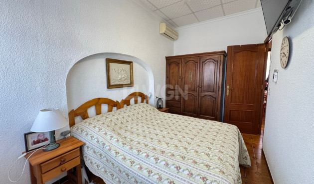 Odsprzedaż - Kamienica - Torrevieja - Costa Blanca