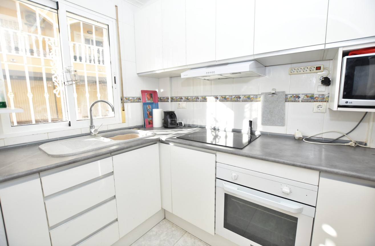 Odsprzedaż - Kamienica - Algorfa - Inland