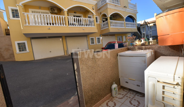 Odsprzedaż - Kamienica - Algorfa - Inland