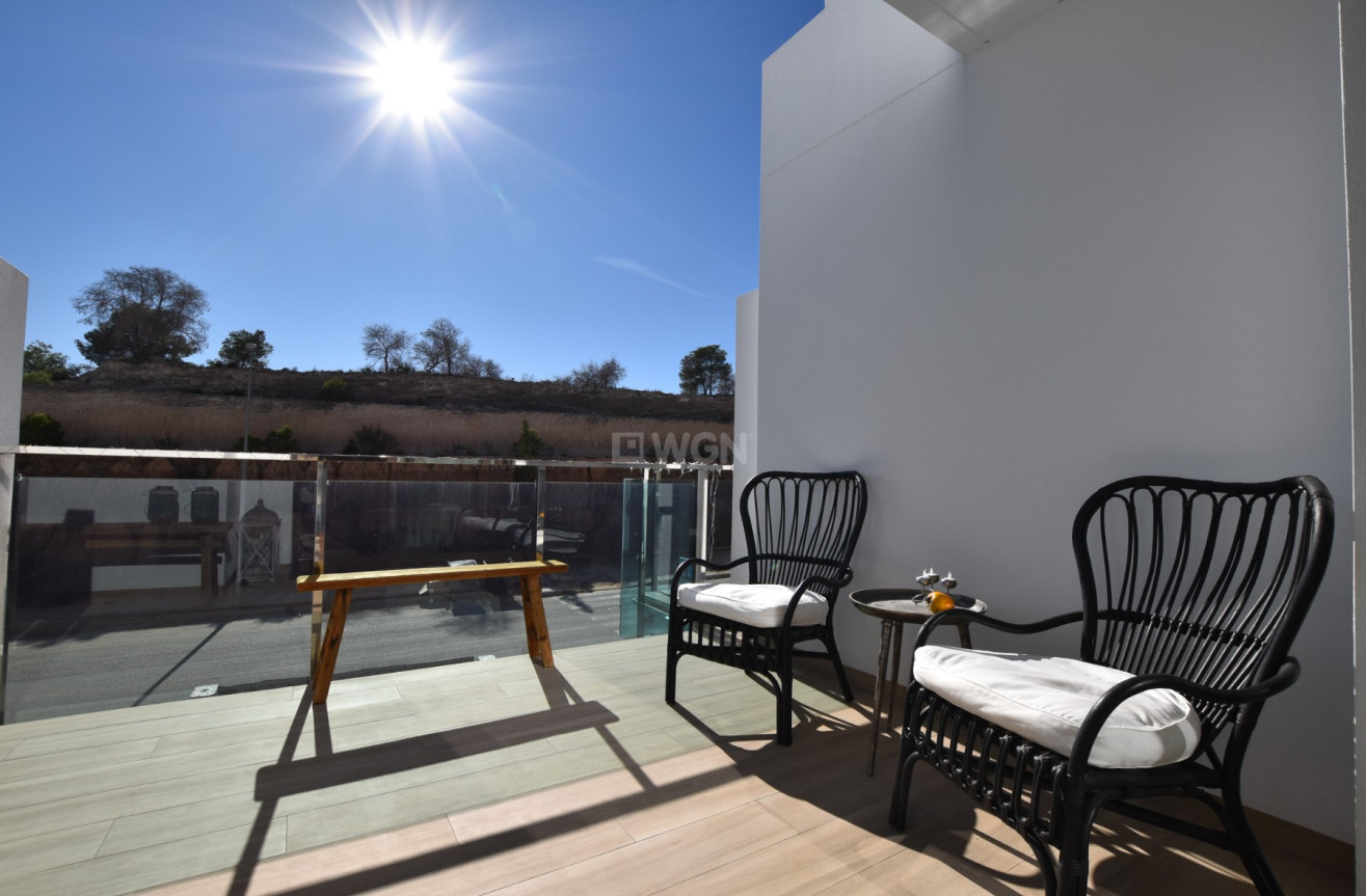 Odsprzedaż - Mieszkanie w bloku - Vistabella Golf Entre Naranjos - Inland