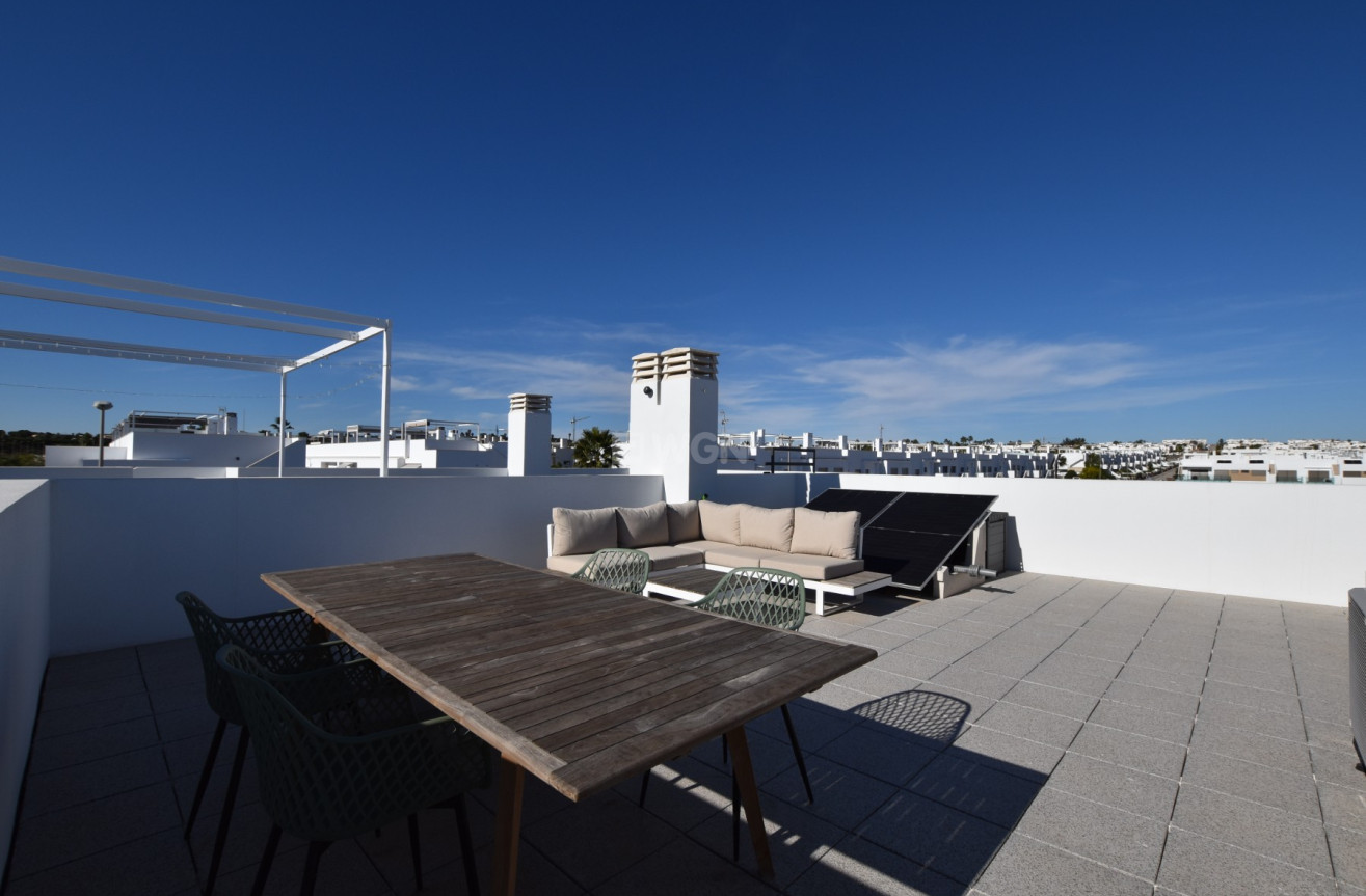 Odsprzedaż - Mieszkanie w bloku - Vistabella Golf Entre Naranjos - Inland