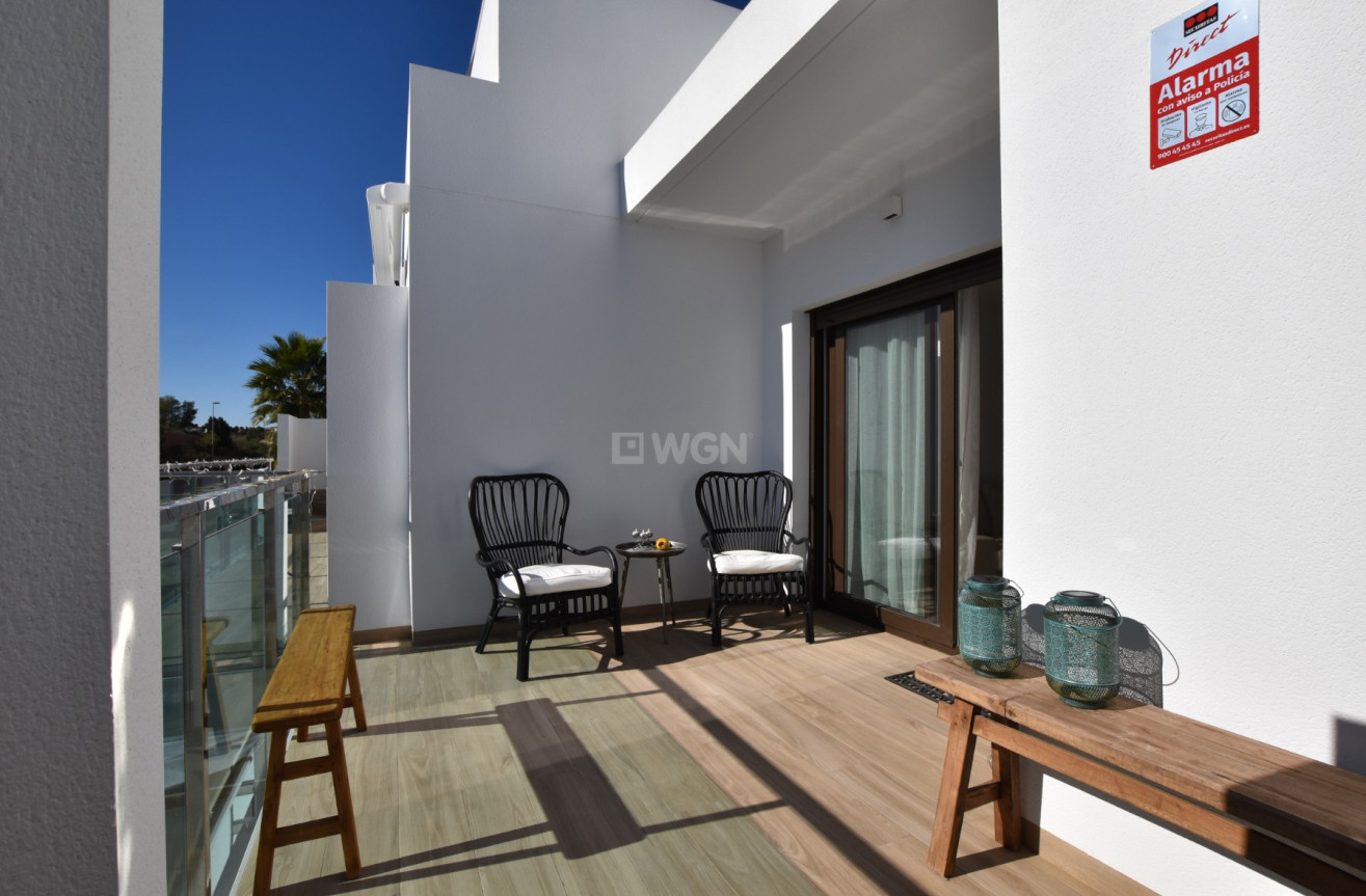 Odsprzedaż - Mieszkanie w bloku - Vistabella Golf Entre Naranjos - Inland