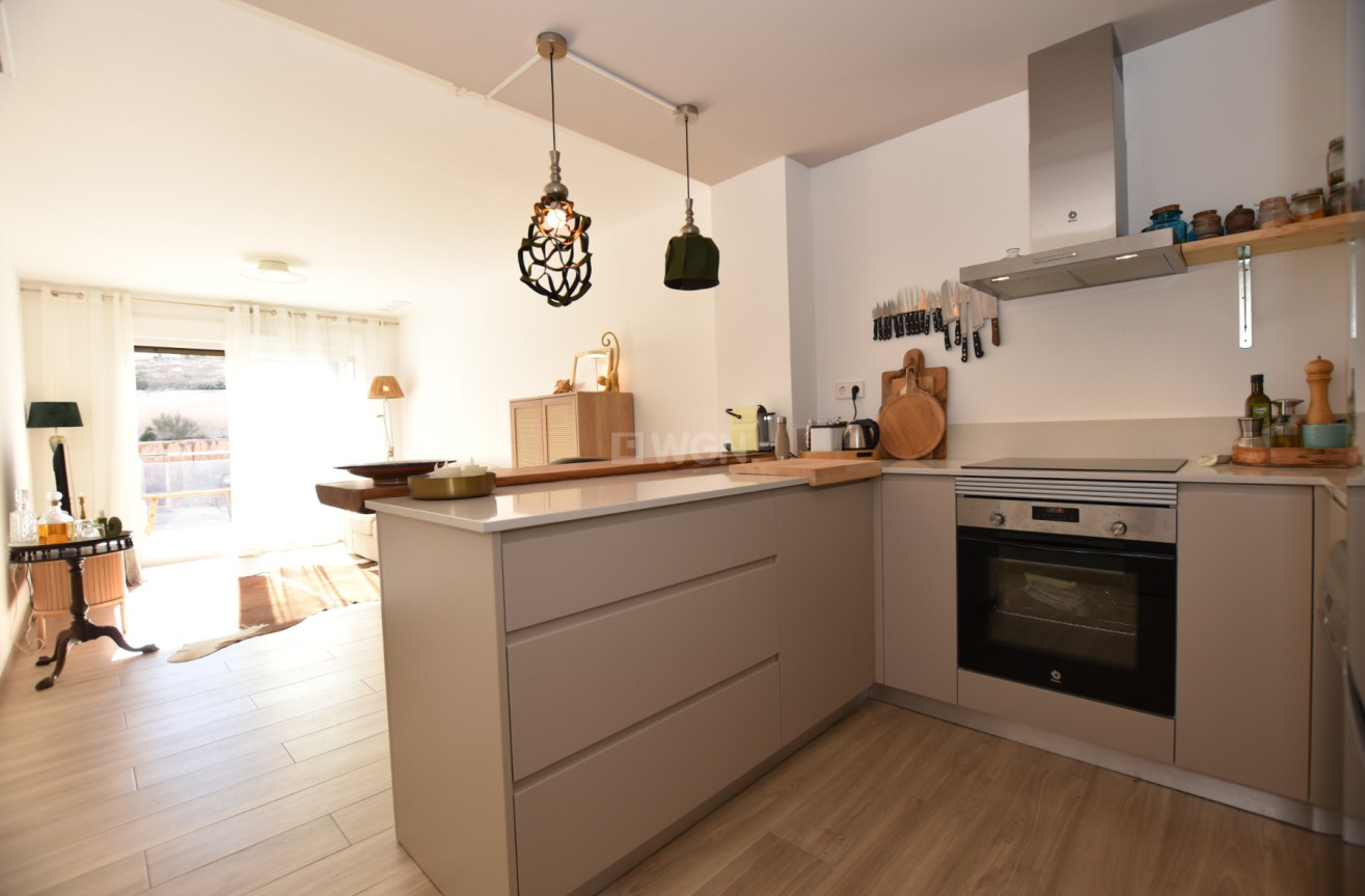 Odsprzedaż - Mieszkanie w bloku - Vistabella Golf Entre Naranjos - Inland