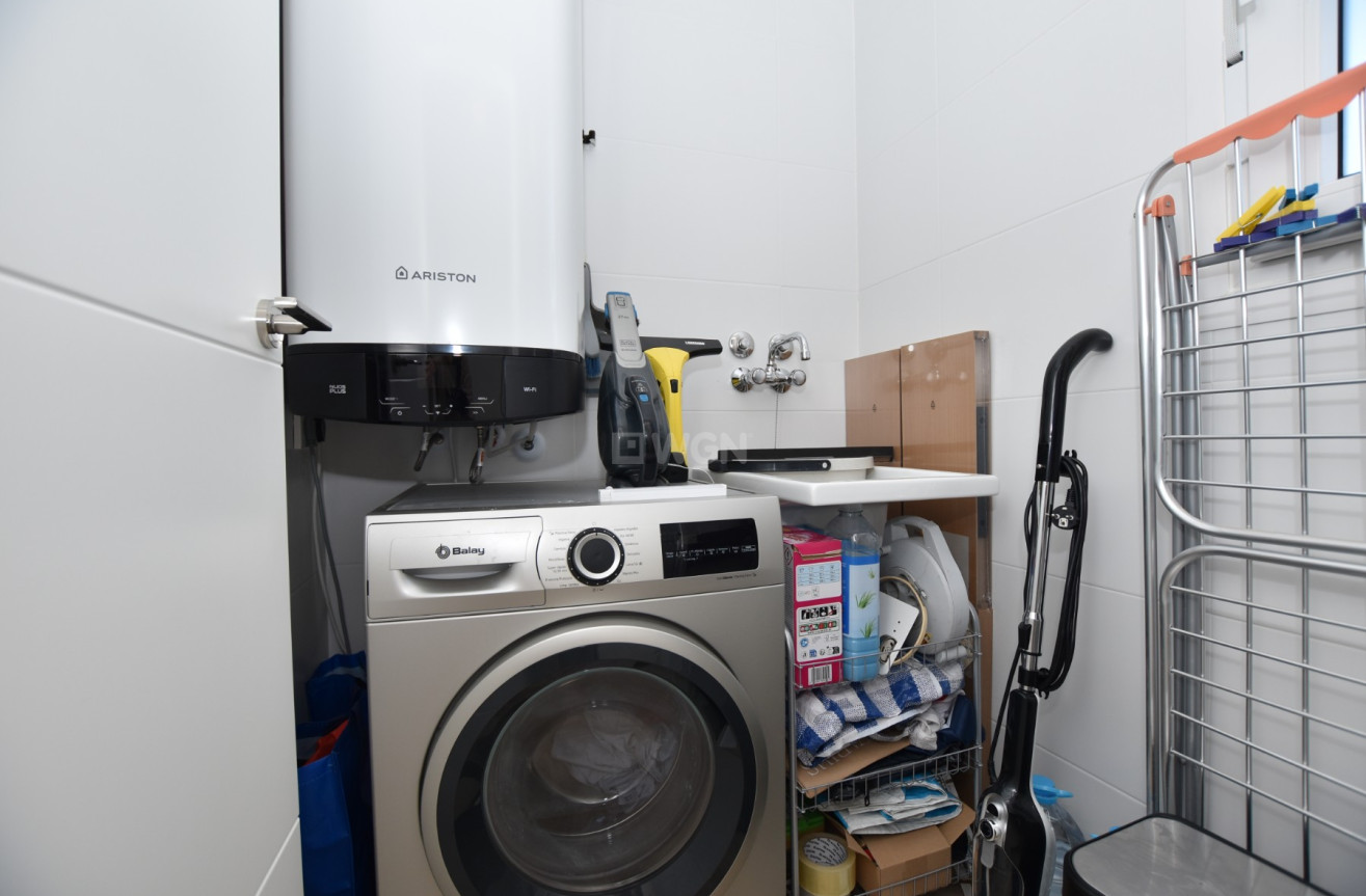 Odsprzedaż - Mieszkanie w bloku - Vistabella Golf Entre Naranjos - Inland