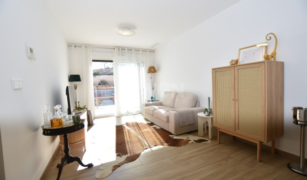 Odsprzedaż - Mieszkanie w bloku - Vistabella Golf Entre Naranjos - Inland