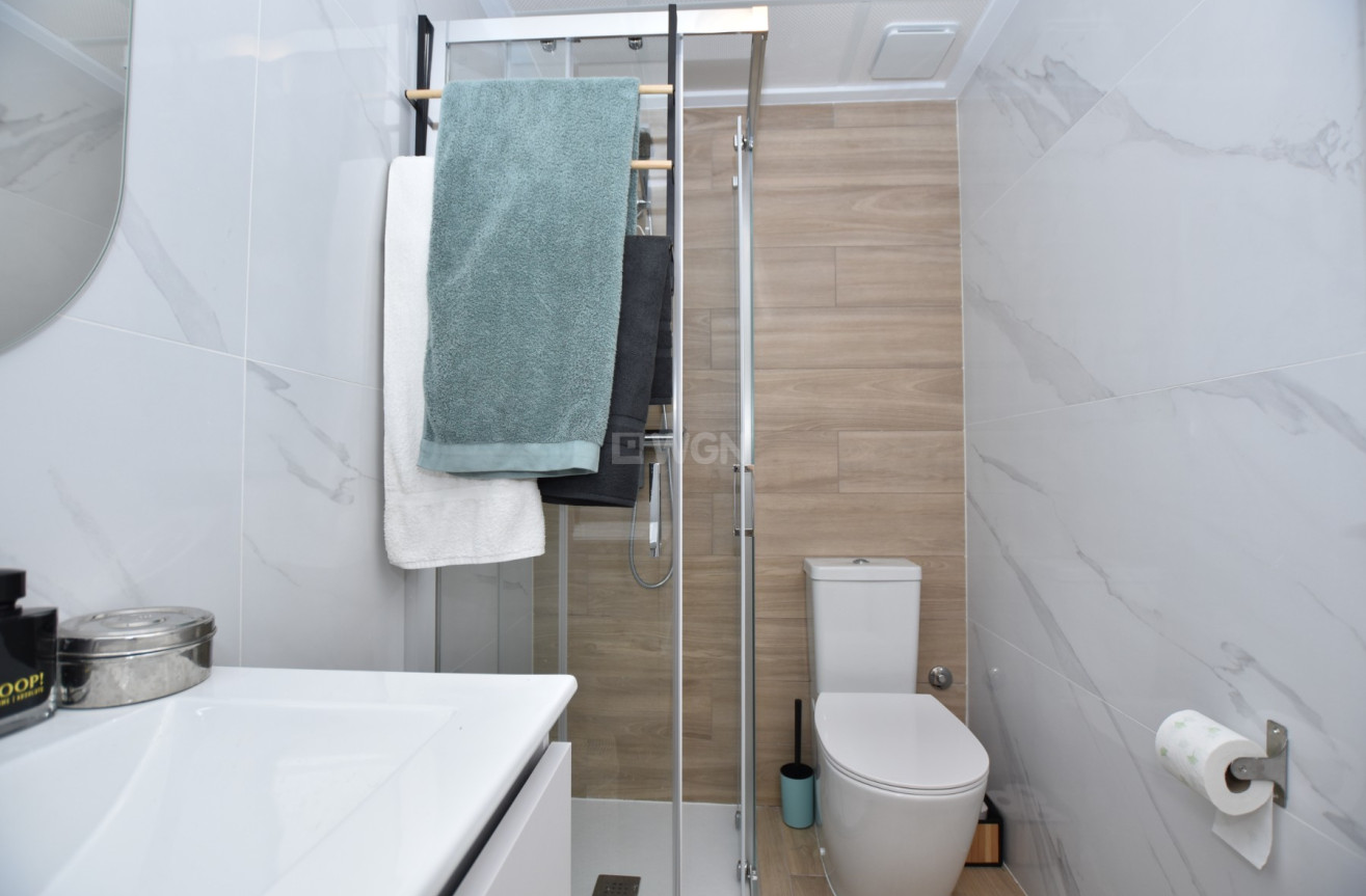 Odsprzedaż - Mieszkanie w bloku - Vistabella Golf Entre Naranjos - Inland