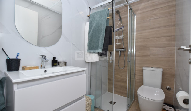 Odsprzedaż - Mieszkanie w bloku - Vistabella Golf Entre Naranjos - Inland