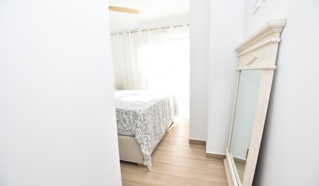 Odsprzedaż - Mieszkanie w bloku - Vistabella Golf Entre Naranjos - Inland