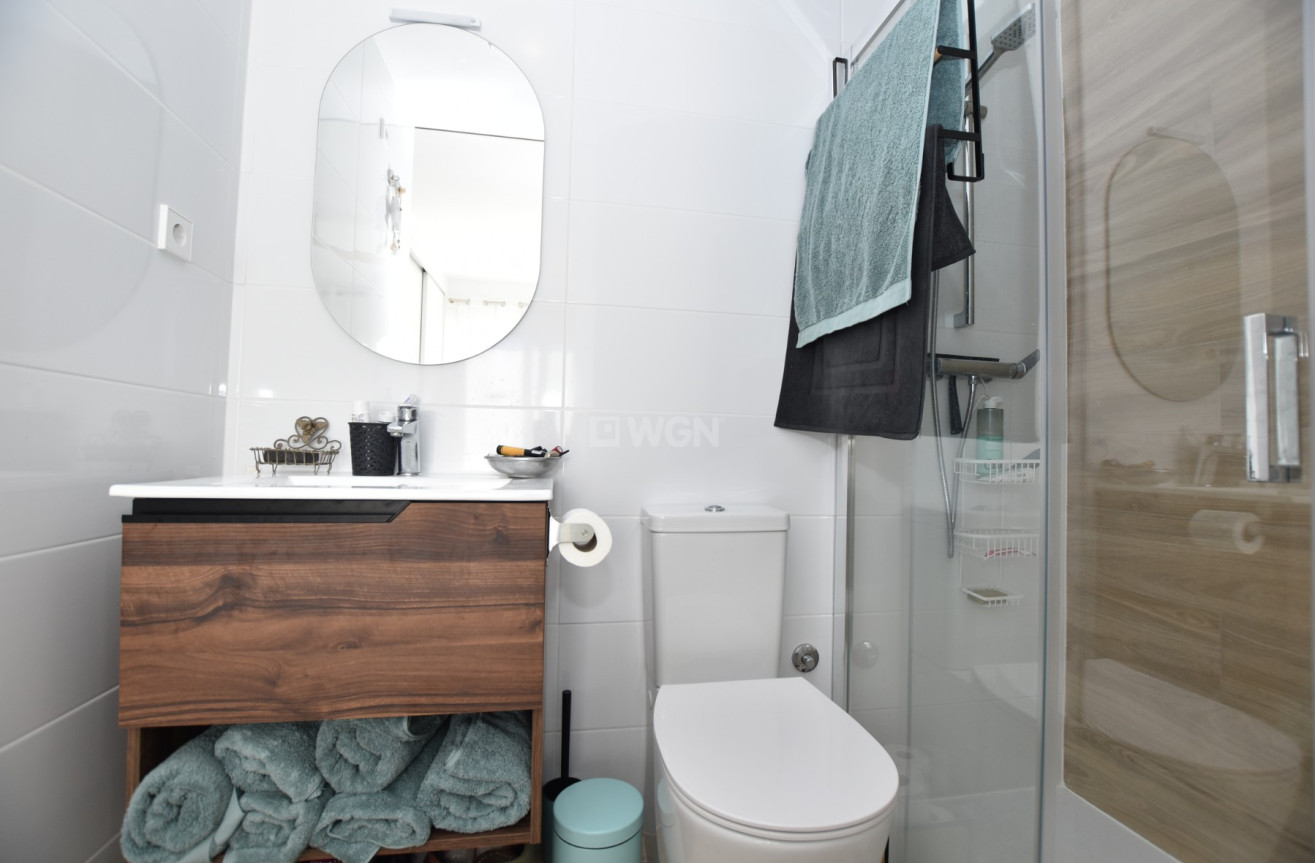 Odsprzedaż - Mieszkanie w bloku - Vistabella Golf Entre Naranjos - Inland