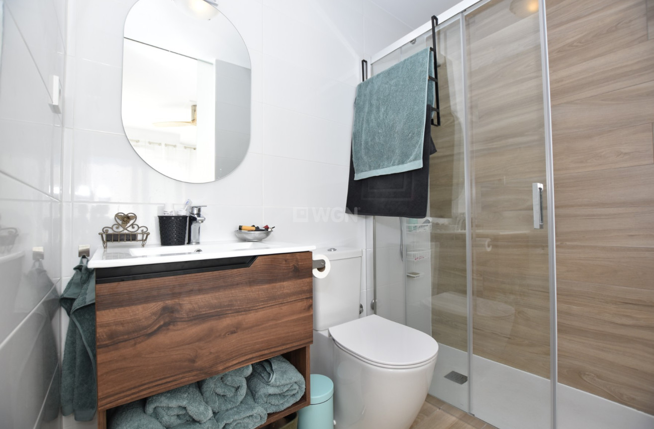 Odsprzedaż - Mieszkanie w bloku - Vistabella Golf Entre Naranjos - Inland