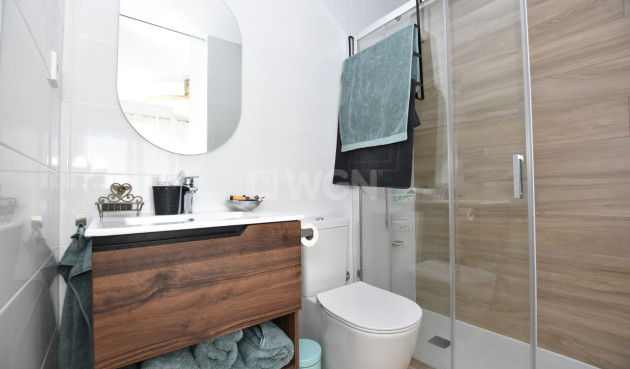 Odsprzedaż - Mieszkanie w bloku - Vistabella Golf Entre Naranjos - Inland