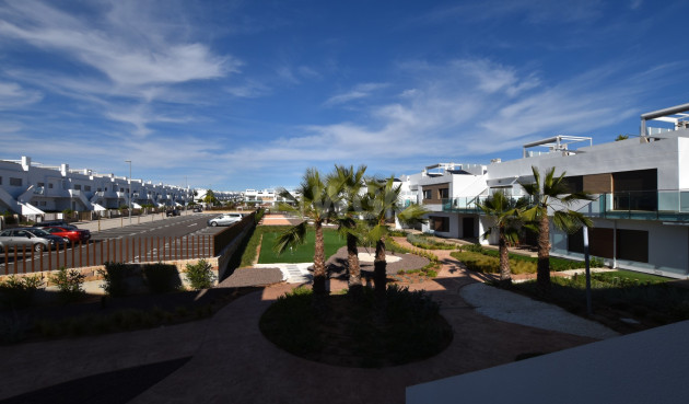 Odsprzedaż - Mieszkanie w bloku - Vistabella Golf Entre Naranjos - Inland