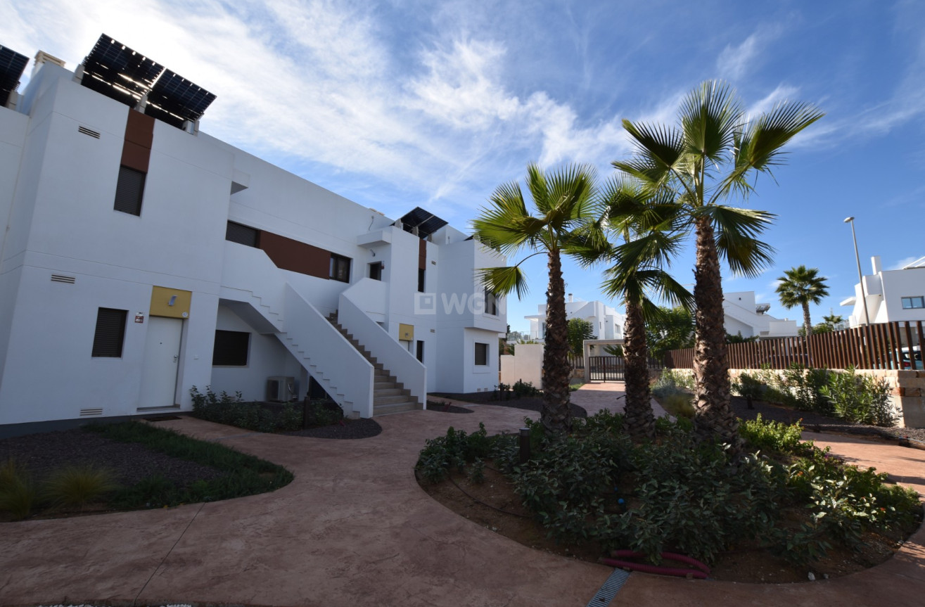 Odsprzedaż - Mieszkanie w bloku - Vistabella Golf Entre Naranjos - Inland